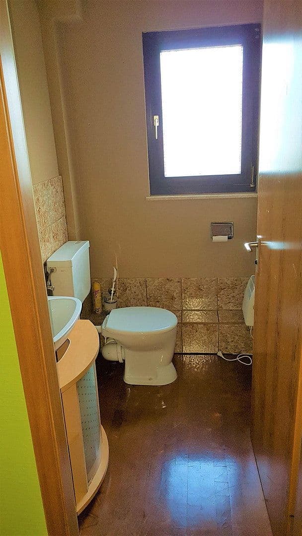 Pronájem bytu 4+kk 150 m², Grabenstr.13, Heimsheim, Bádensko-Württembersko Pronájem bytu 4+kk 150 m², Grabenstr.13, Heimsheim, Bádensko-Württembersko