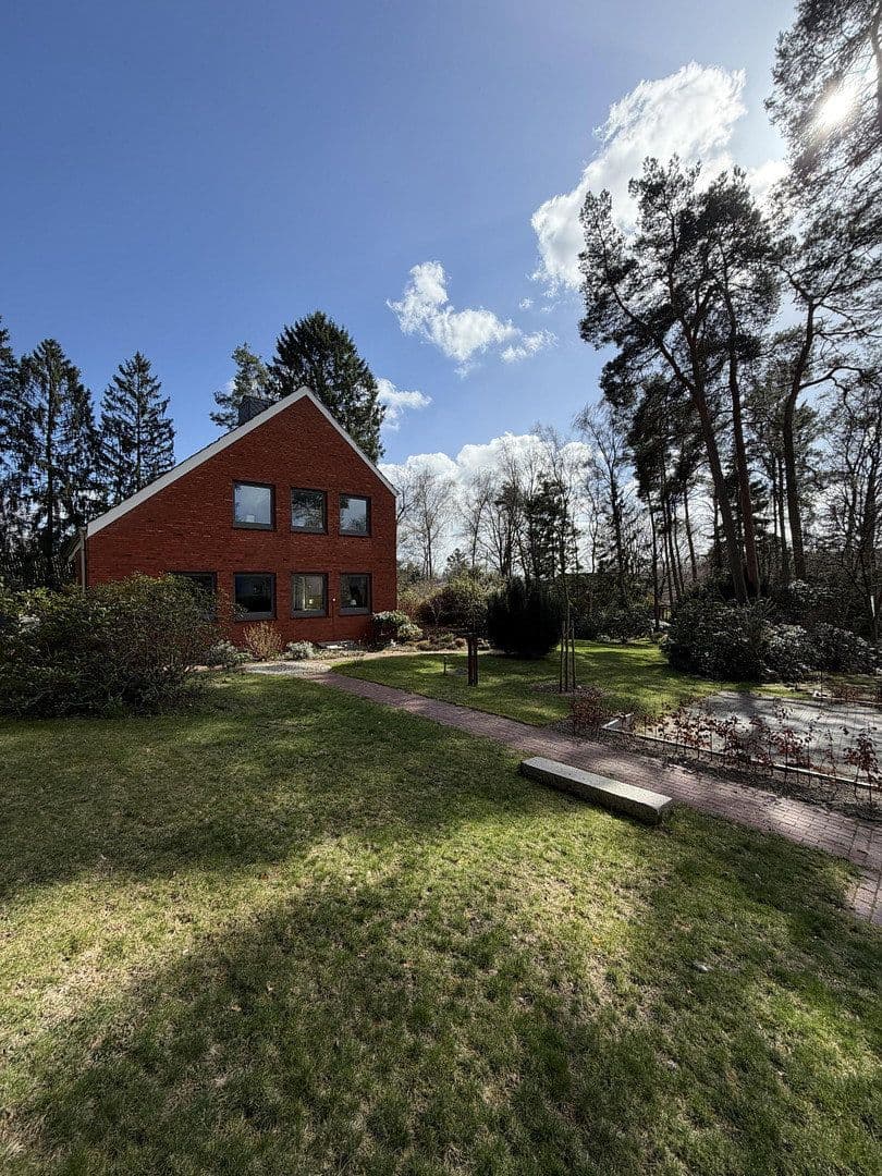 Pronájem domu 175 m², pozemek 2.500 m², Bendestorf, Dolní Sasko Pronájem domu 175 m², pozemek 2.500 m², Bendestorf, Dolní Sasko