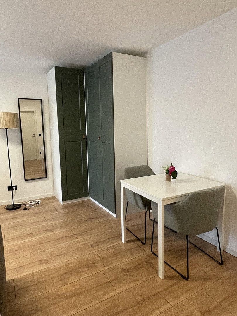 Pronájem bytu 1+1 32 m², Peter Henlein Straße 23, München, Bavorsko Pronájem bytu 1+1 32 m², Peter Henlein Straße 23, München, Bavorsko