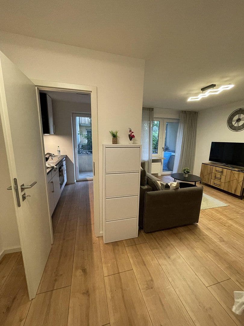 Pronájem bytu 1+1 32 m², Peter Henlein Straße 23, München, Bavorsko Pronájem bytu 1+1 32 m², Peter Henlein Straße 23, München, Bavorsko