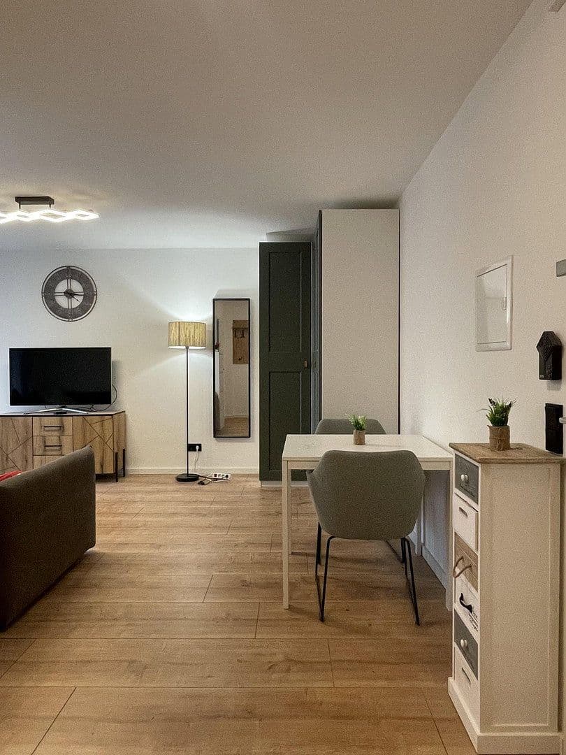 Pronájem bytu 1+1 32 m², Peter Henlein Straße 23, München, Bavorsko Pronájem bytu 1+1 32 m², Peter Henlein Straße 23, München, Bavorsko