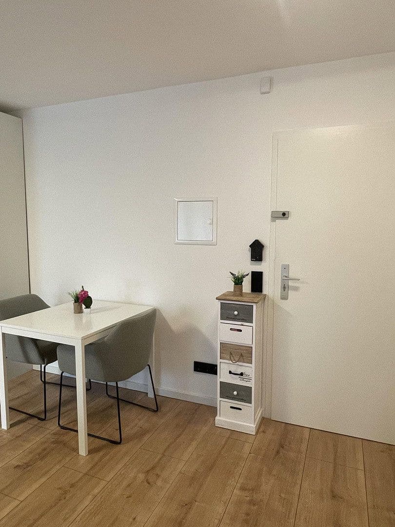 Pronájem bytu 1+1 32 m², Peter Henlein Straße 23, München, Bavorsko Pronájem bytu 1+1 32 m², Peter Henlein Straße 23, München, Bavorsko