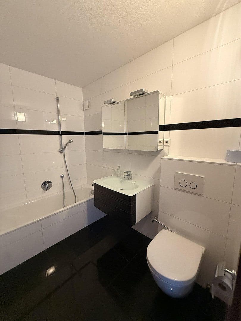 Prodej domu 155 m², pozemek 160 m², Renningen, Bádensko-Württembersko Prodej domu 155 m², pozemek 160 m², Renningen, Bádensko-Württembersko