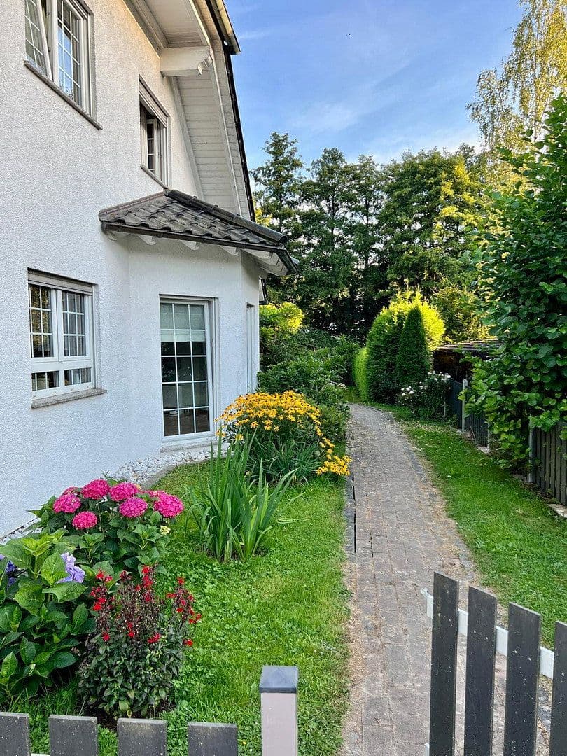 Prodej domu 187 m², pozemek 4.000 m², Brückenweiher, 12, Waldbröl, Severní Porýní-Vestfálsko Prodej domu 187 m², pozemek 4.000 m², Brückenweiher, 12, Waldbröl, Severní Porýní-Vestfálsko