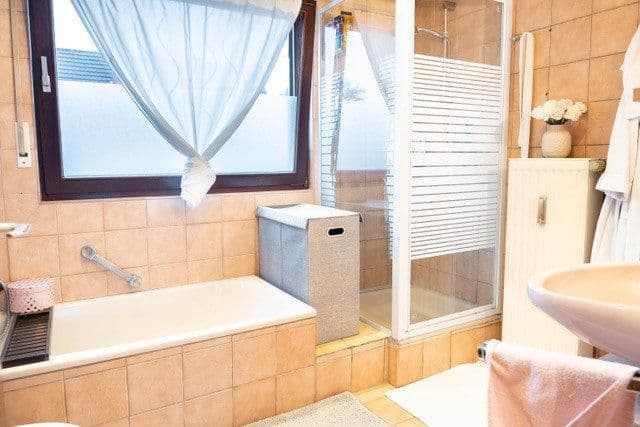 Prodej bytu 3+kk 89 m², Lessingstr. 1, Bendorf, Porýní-Falc Prodej bytu 3+kk 89 m², Lessingstr. 1, Bendorf, Porýní-Falc