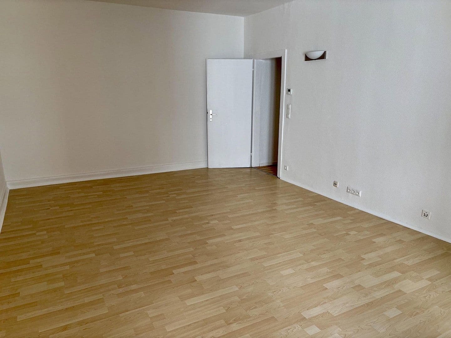 Pronájem bytu 2+1 73 m², Frankfurt am Main, Hessen Pronájem bytu 2+1 73 m², Frankfurt am Main, Hessen