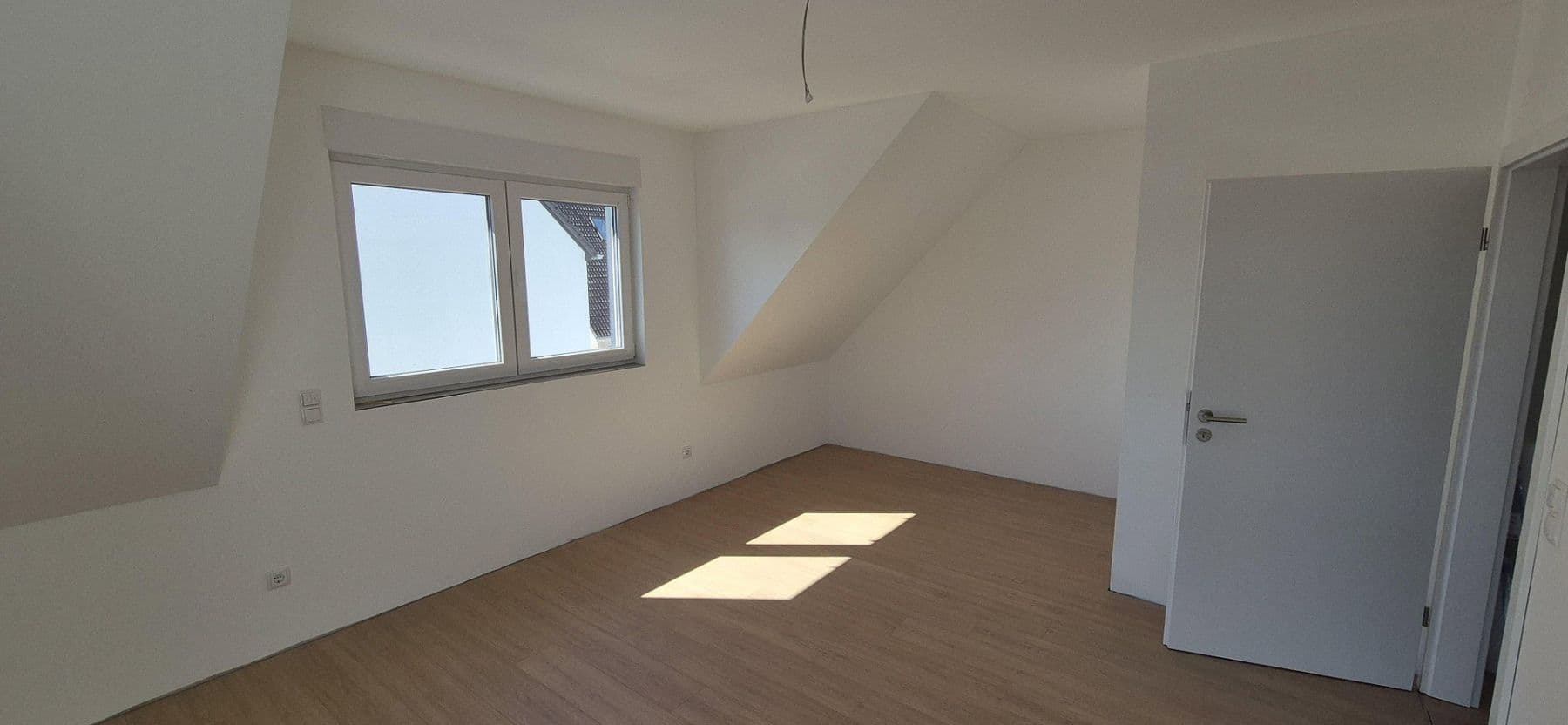 Pronájem domu 140 m², pozemek 100 m², Veckerhagenerstr. 4, Fuldatal, Hessen Pronájem domu 140 m², pozemek 100 m², Veckerhagenerstr. 4, Fuldatal, Hessen