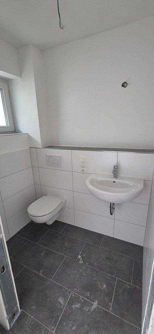 Pronájem domu 140 m², pozemek 100 m², Veckerhagenerstr. 4, Fuldatal, Hessen Pronájem domu 140 m², pozemek 100 m², Veckerhagenerstr. 4, Fuldatal, Hessen