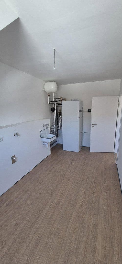 Pronájem domu 140 m², pozemek 100 m², Veckerhagenerstr. 4, Fuldatal, Hessen Pronájem domu 140 m², pozemek 100 m², Veckerhagenerstr. 4, Fuldatal, Hessen