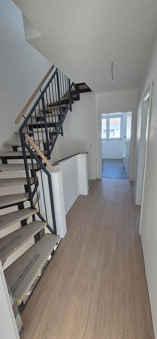 Pronájem domu 140 m², pozemek 100 m², Veckerhagenerstr. 4, Fuldatal, Hessen Pronájem domu 140 m², pozemek 100 m², Veckerhagenerstr. 4, Fuldatal, Hessen