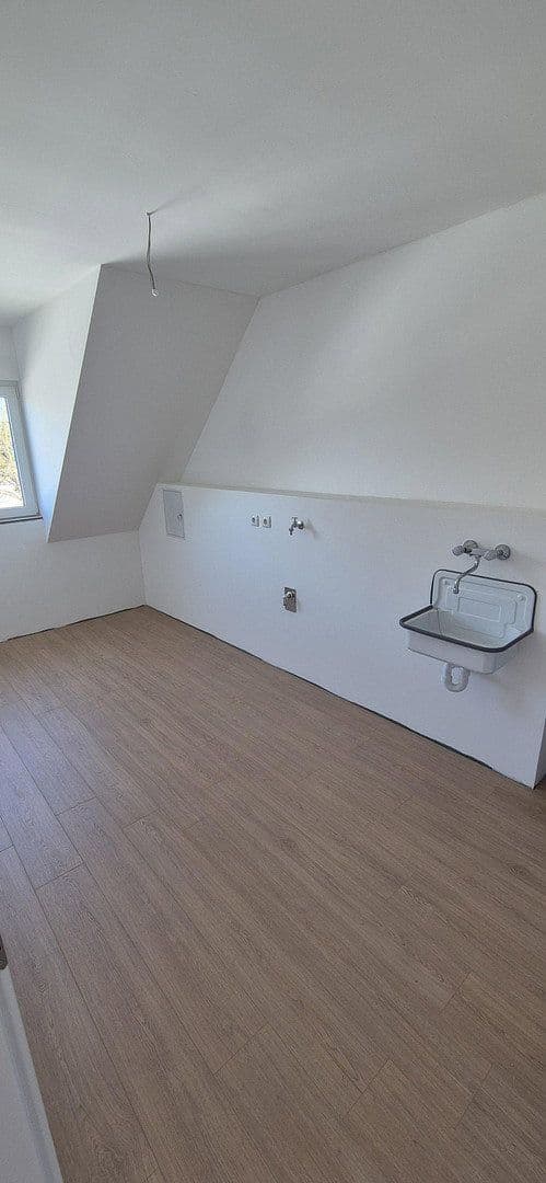 Pronájem domu 140 m², pozemek 100 m², Veckerhagenerstr. 4, Fuldatal, Hessen Pronájem domu 140 m², pozemek 100 m², Veckerhagenerstr. 4, Fuldatal, Hessen