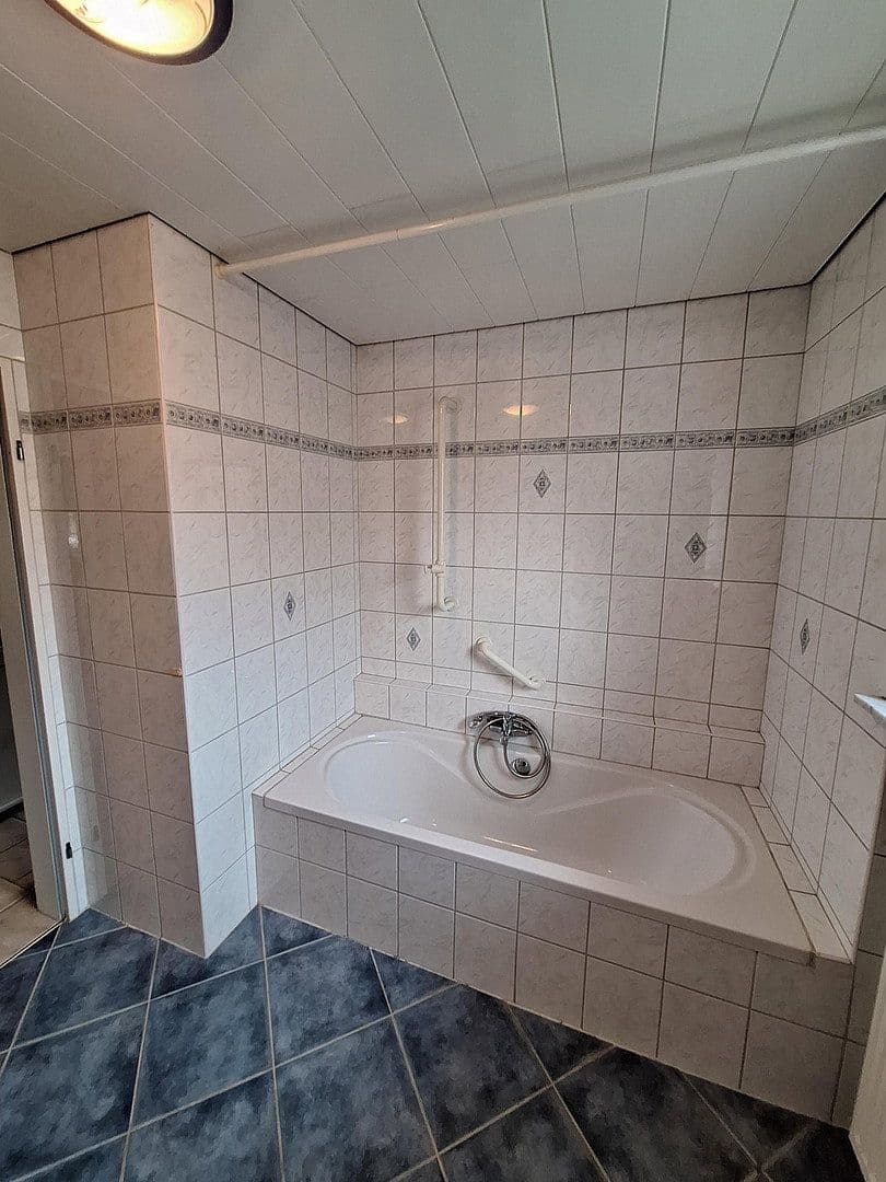 Prodej domu 160 m², pozemek 607 m², Flurstrasse 40, Neu-Ulm, Bavorsko Prodej domu 160 m², pozemek 607 m², Flurstrasse 40, Neu-Ulm, Bavorsko
