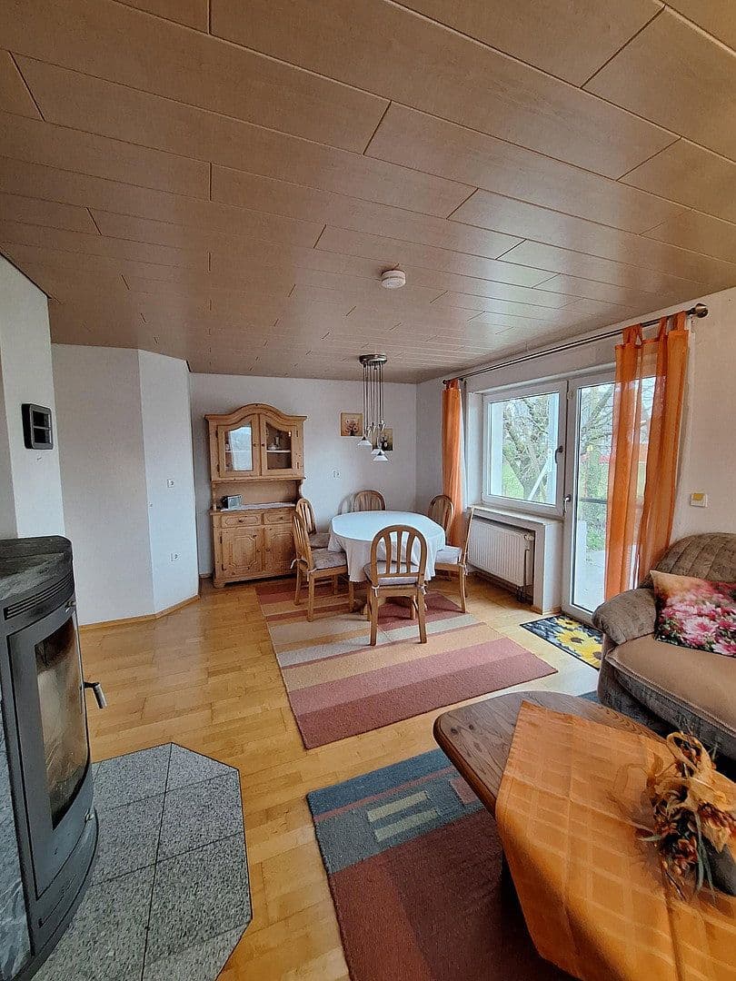 Prodej domu 160 m², pozemek 607 m², Flurstrasse 40, Neu-Ulm, Bavorsko Prodej domu 160 m², pozemek 607 m², Flurstrasse 40, Neu-Ulm, Bavorsko