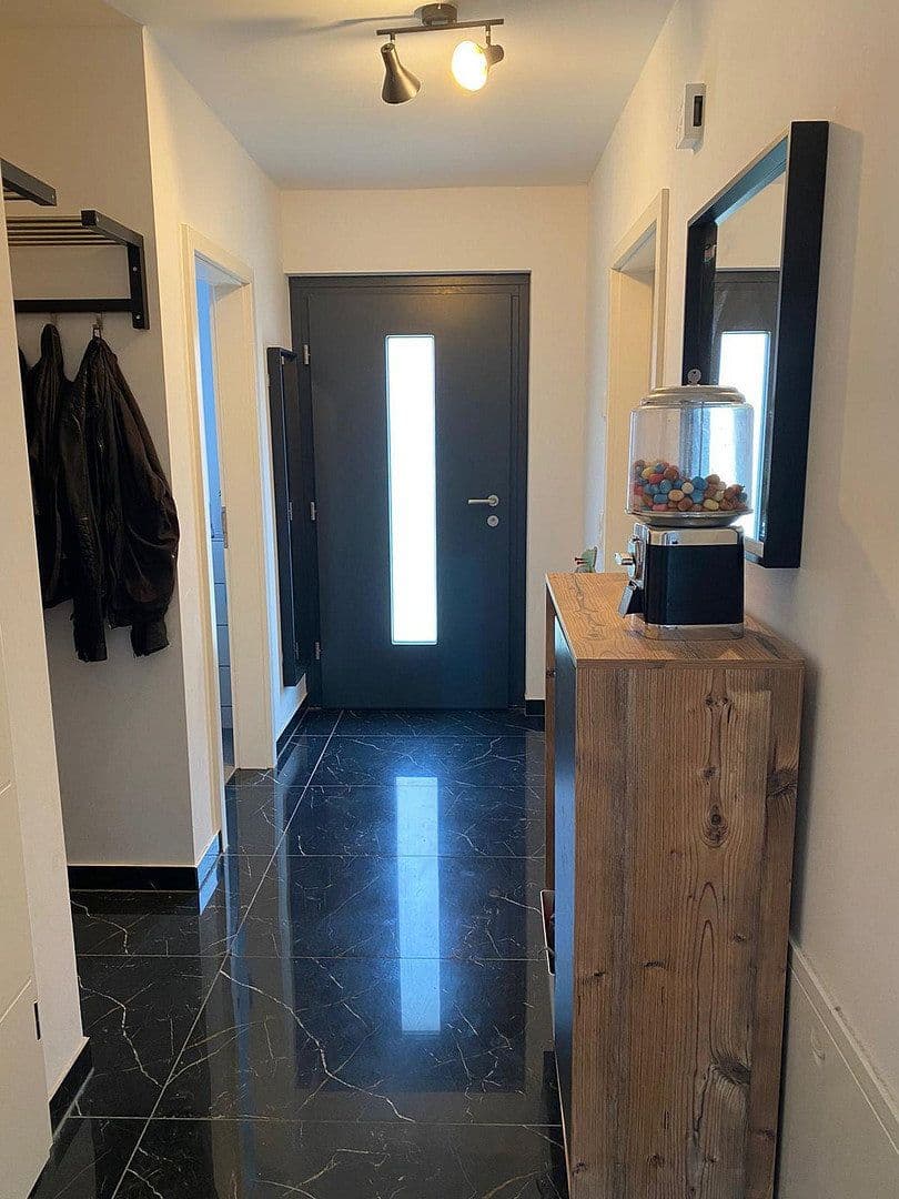 Pronájem domu 122 m², pozemek 400 m², Hurlacher Straße 28, Langerringen, Bavorsko Pronájem domu 122 m², pozemek 400 m², Hurlacher Straße 28, Langerringen, Bavorsko