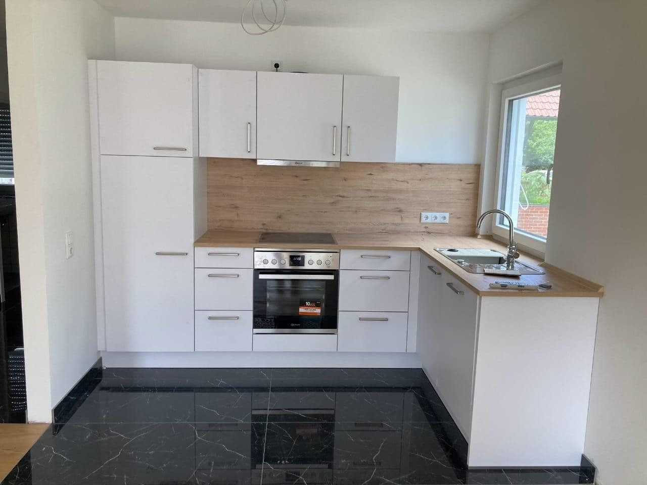 Pronájem domu 122 m², pozemek 400 m², Hurlacher Straße 28, Langerringen, Bavorsko Pronájem domu 122 m², pozemek 400 m², Hurlacher Straße 28, Langerringen, Bavorsko