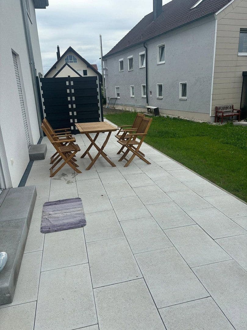 Pronájem domu 122 m², pozemek 400 m², Hurlacher Straße 28, Langerringen, Bavorsko Pronájem domu 122 m², pozemek 400 m², Hurlacher Straße 28, Langerringen, Bavorsko