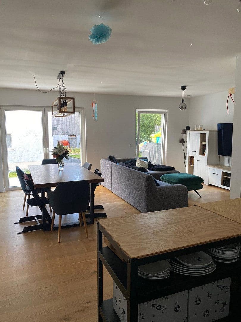 Pronájem domu 122 m², pozemek 400 m², Hurlacher Straße 28, Langerringen, Bavorsko Pronájem domu 122 m², pozemek 400 m², Hurlacher Straße 28, Langerringen, Bavorsko