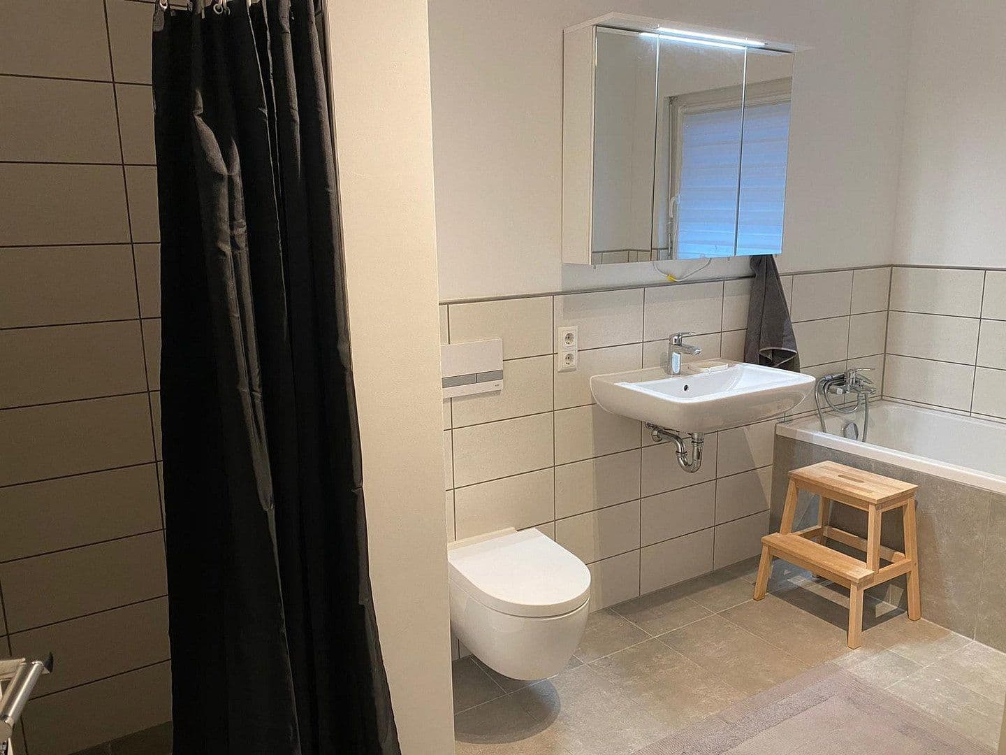 Pronájem domu 122 m², pozemek 400 m², Hurlacher Straße 28, Langerringen, Bavorsko Pronájem domu 122 m², pozemek 400 m², Hurlacher Straße 28, Langerringen, Bavorsko