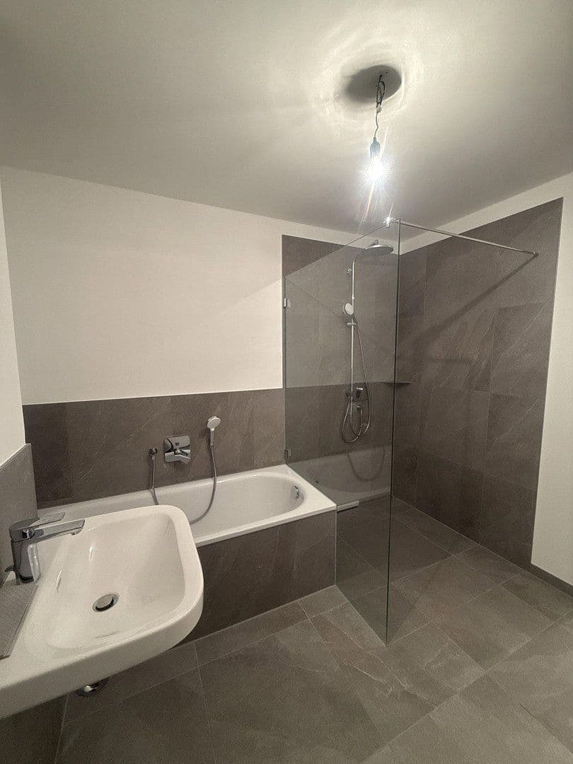 Pronájem bytu 4+1 117 m², Grünlandstr. 3, Karlsfeld, Bavorsko Pronájem bytu 4+1 117 m², Grünlandstr. 3, Karlsfeld, Bavorsko