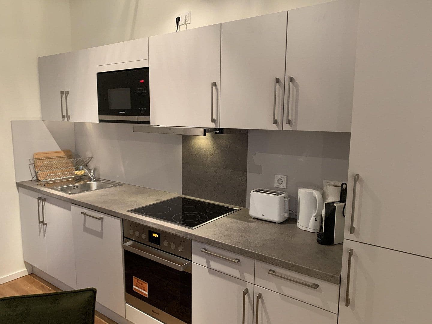 Pronájem bytu 1+1 41 m², Genthiner Str. 46, Berlin, Berlín Pronájem bytu 1+1 41 m², Genthiner Str. 46, Berlin, Berlín