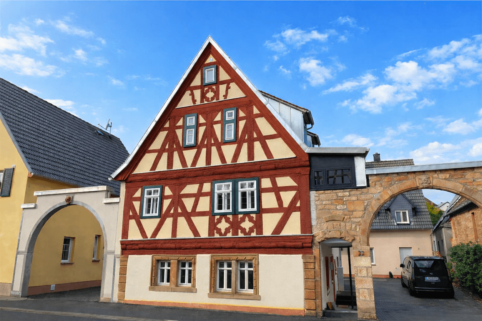 Pronájem domu 98 m², pozemek 200 m², Pflaumbachstraße 22, Großostheim, Bavorsko Pronájem domu 98 m², pozemek 200 m², Pflaumbachstraße 22, Großostheim, Bavorsko