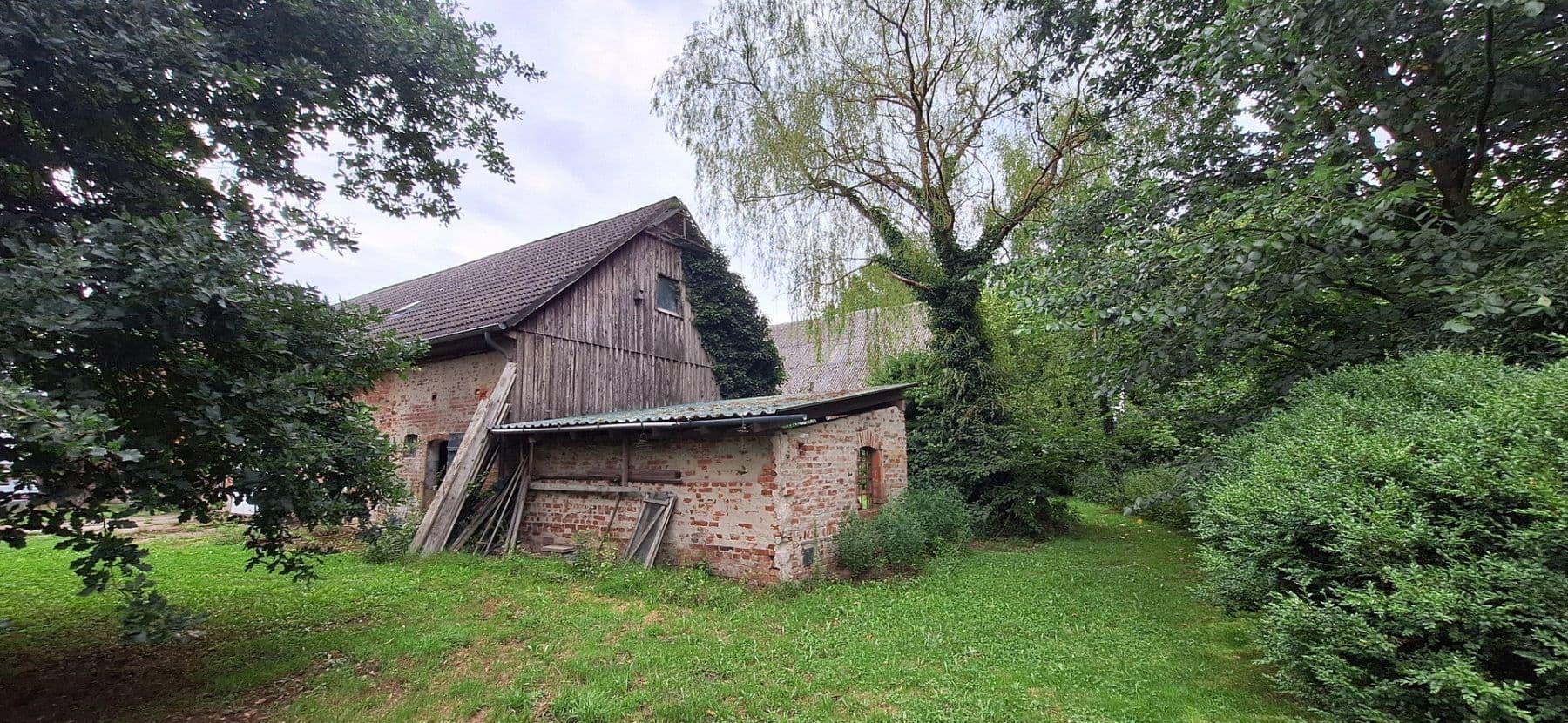 Prodej domu 245 m², pozemek 13.700 m², Wittingen, Dolní Sasko Prodej domu 245 m², pozemek 13.700 m², Wittingen, Dolní Sasko