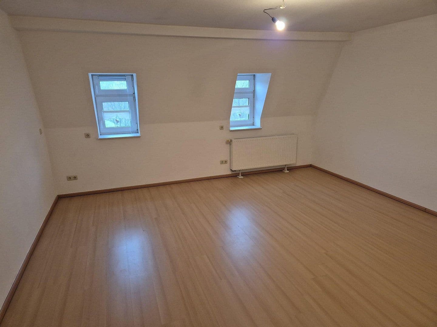Pronájem bytu 3+1 98 m², Bahnhofstrasse 03, Schwarzenberg/Erzgebirge, Sasko Pronájem bytu 3+1 98 m², Bahnhofstrasse 03, Schwarzenberg/Erzgebirge, Sasko