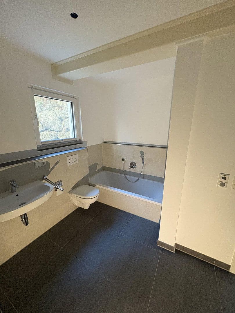 Pronájem bytu 3+1 124 m², Hanfelder Str. 7a, Gauting OT-Oberbrunn, Bavorsko Pronájem bytu 3+1 124 m², Hanfelder Str. 7a, Gauting OT-Oberbrunn, Bavorsko