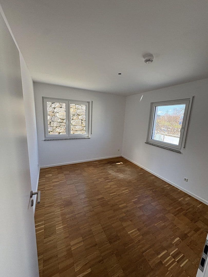 Pronájem bytu 3+1 124 m², Hanfelder Str. 7a, Gauting OT-Oberbrunn, Bavorsko Pronájem bytu 3+1 124 m², Hanfelder Str. 7a, Gauting OT-Oberbrunn, Bavorsko