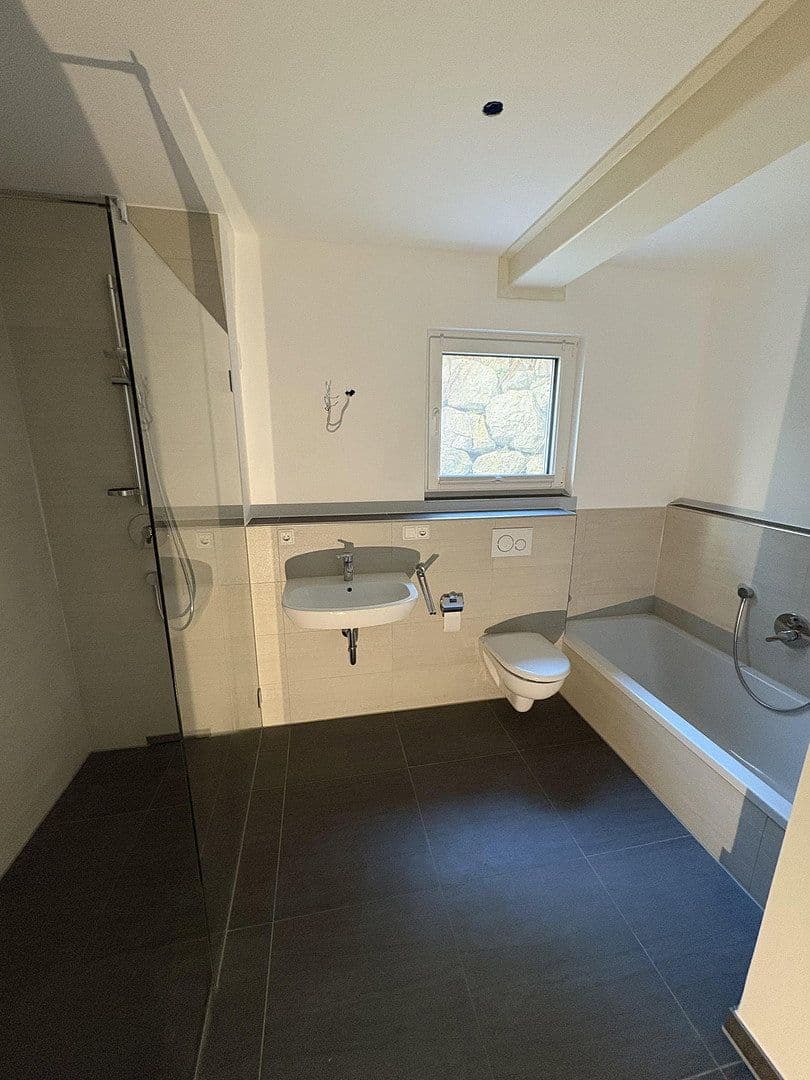 Pronájem bytu 3+1 124 m², Hanfelder Str. 7a, Gauting OT-Oberbrunn, Bavorsko Pronájem bytu 3+1 124 m², Hanfelder Str. 7a, Gauting OT-Oberbrunn, Bavorsko