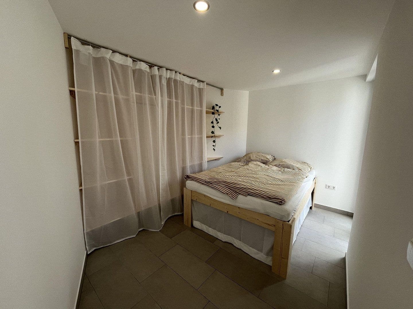 Pronájem bytu 2+1 28 m², Stuttgarter Str.18, Stuttgart, Bádensko-Württembersko Pronájem bytu 2+1 28 m², Stuttgarter Str.18, Stuttgart, Bádensko-Württembersko