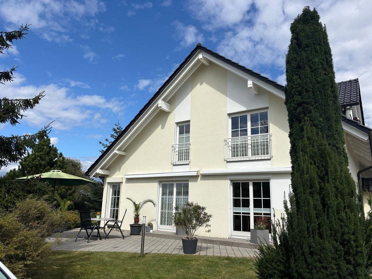 Prodej domu 220 m², pozemek 1.150 m², Chemnitz, Sasko Prodej domu 220 m², pozemek 1.150 m², Chemnitz, Sasko