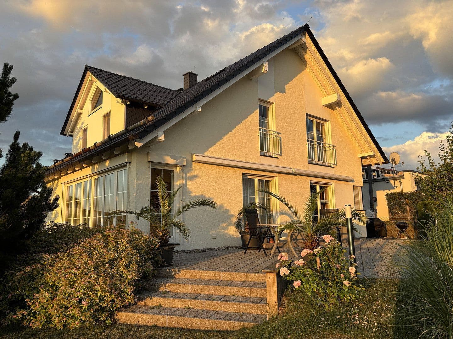 Prodej domu 220 m², pozemek 1.150 m², Chemnitz, Sasko Prodej domu 220 m², pozemek 1.150 m², Chemnitz, Sasko