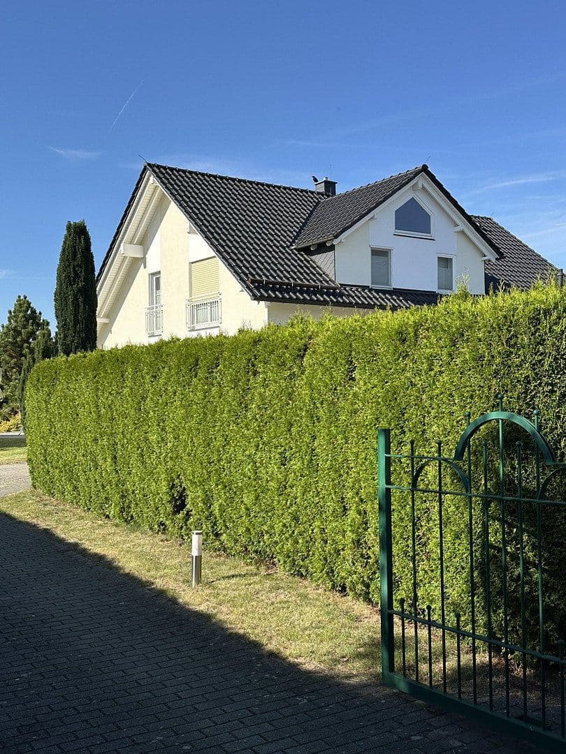 Prodej domu 220 m², pozemek 1.150 m², Chemnitz, Sasko Prodej domu 220 m², pozemek 1.150 m², Chemnitz, Sasko