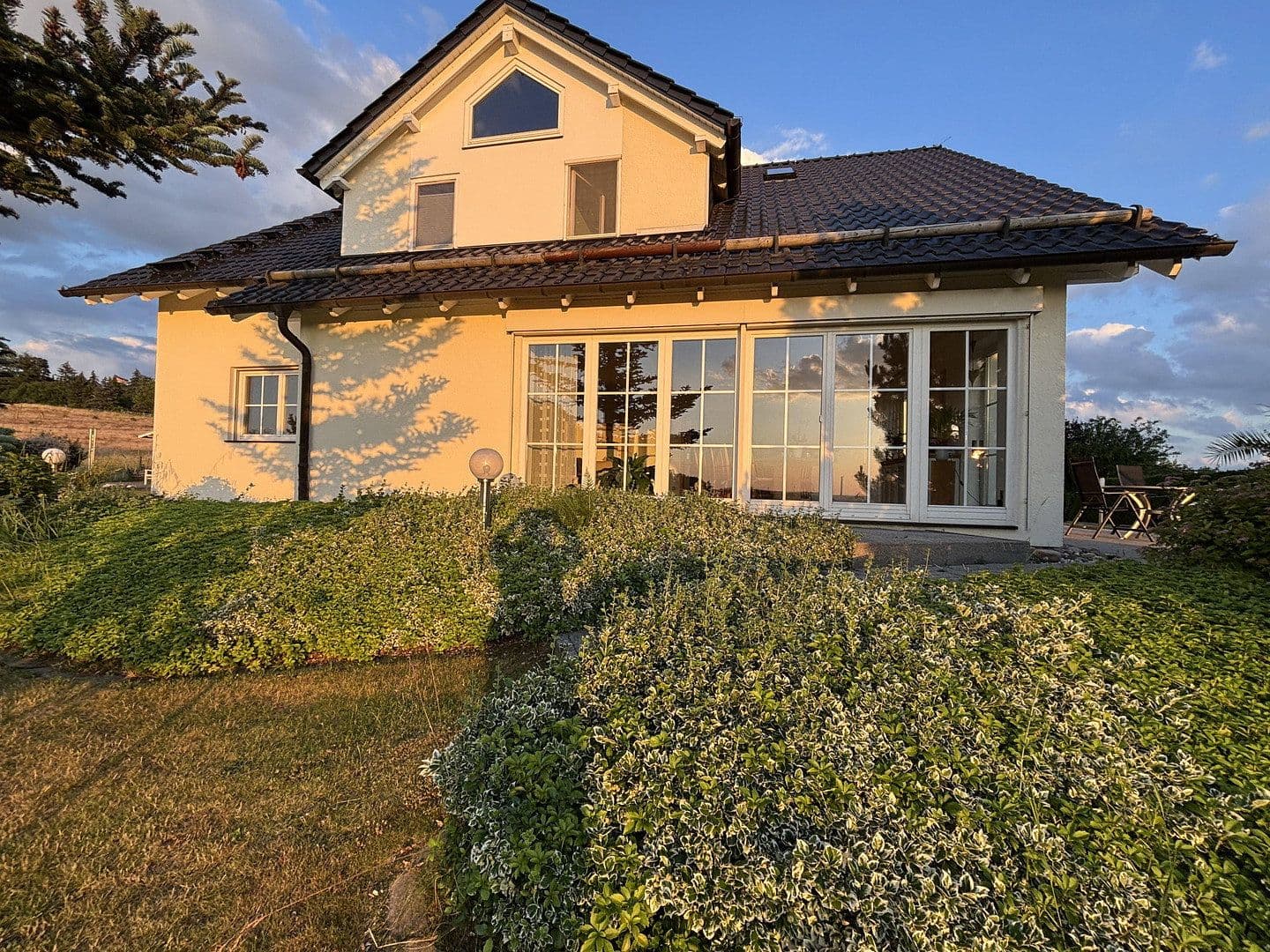 Prodej domu 220 m², pozemek 1.150 m², Chemnitz, Sasko Prodej domu 220 m², pozemek 1.150 m², Chemnitz, Sasko