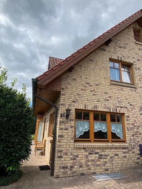 Prodej domu 141 m², pozemek 800 m², Jersbek, Šlesvicko-Holštýnsko Prodej domu 141 m², pozemek 800 m², Jersbek, Šlesvicko-Holštýnsko