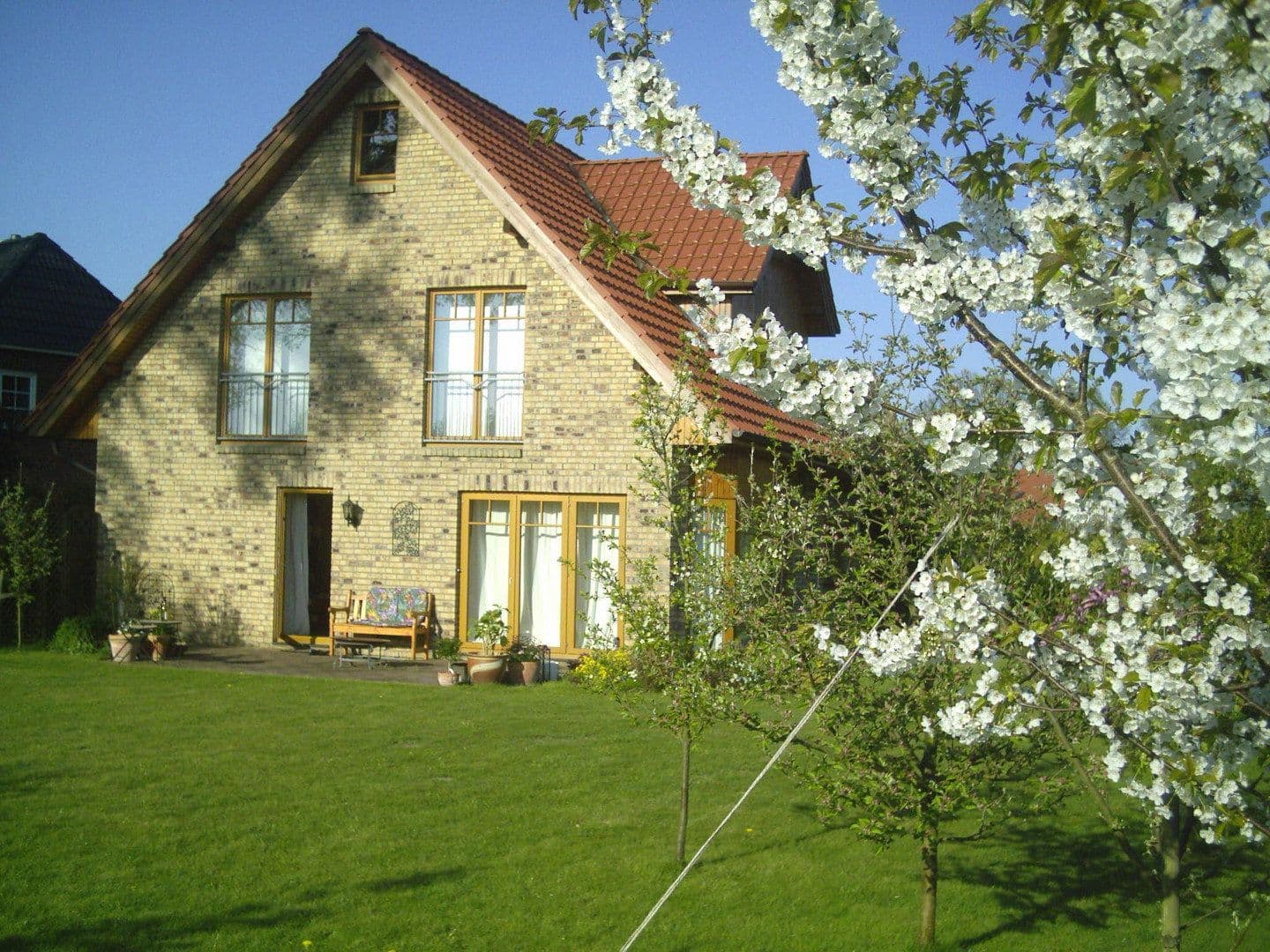 Prodej domu 141 m², pozemek 800 m², Jersbek, Šlesvicko-Holštýnsko Prodej domu 141 m², pozemek 800 m², Jersbek, Šlesvicko-Holštýnsko