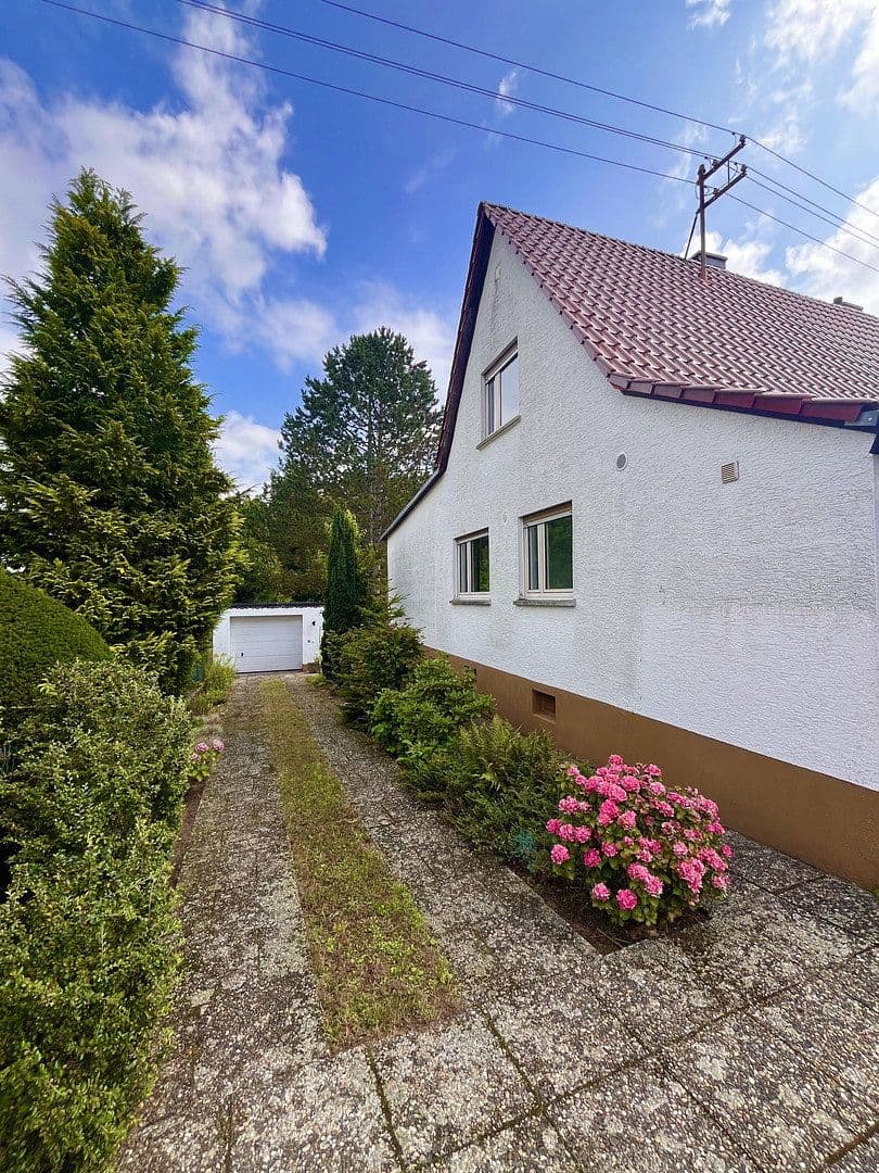 Prodej domu 175 m², pozemek 1.300 m², Am Kleeweiher 5, Dreieich, Hessen Prodej domu 175 m², pozemek 1.300 m², Am Kleeweiher 5, Dreieich, Hessen