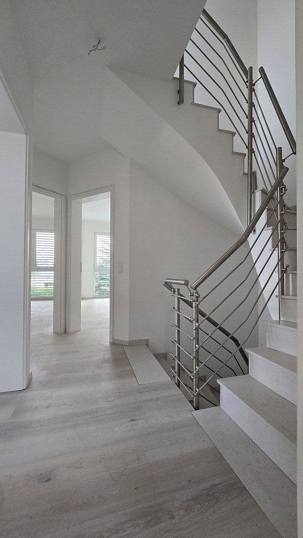 Pronájem domu 152 m², pozemek 100 m², Bornheim, Severní Porýní-Vestfálsko Pronájem domu 152 m², pozemek 100 m², Bornheim, Severní Porýní-Vestfálsko