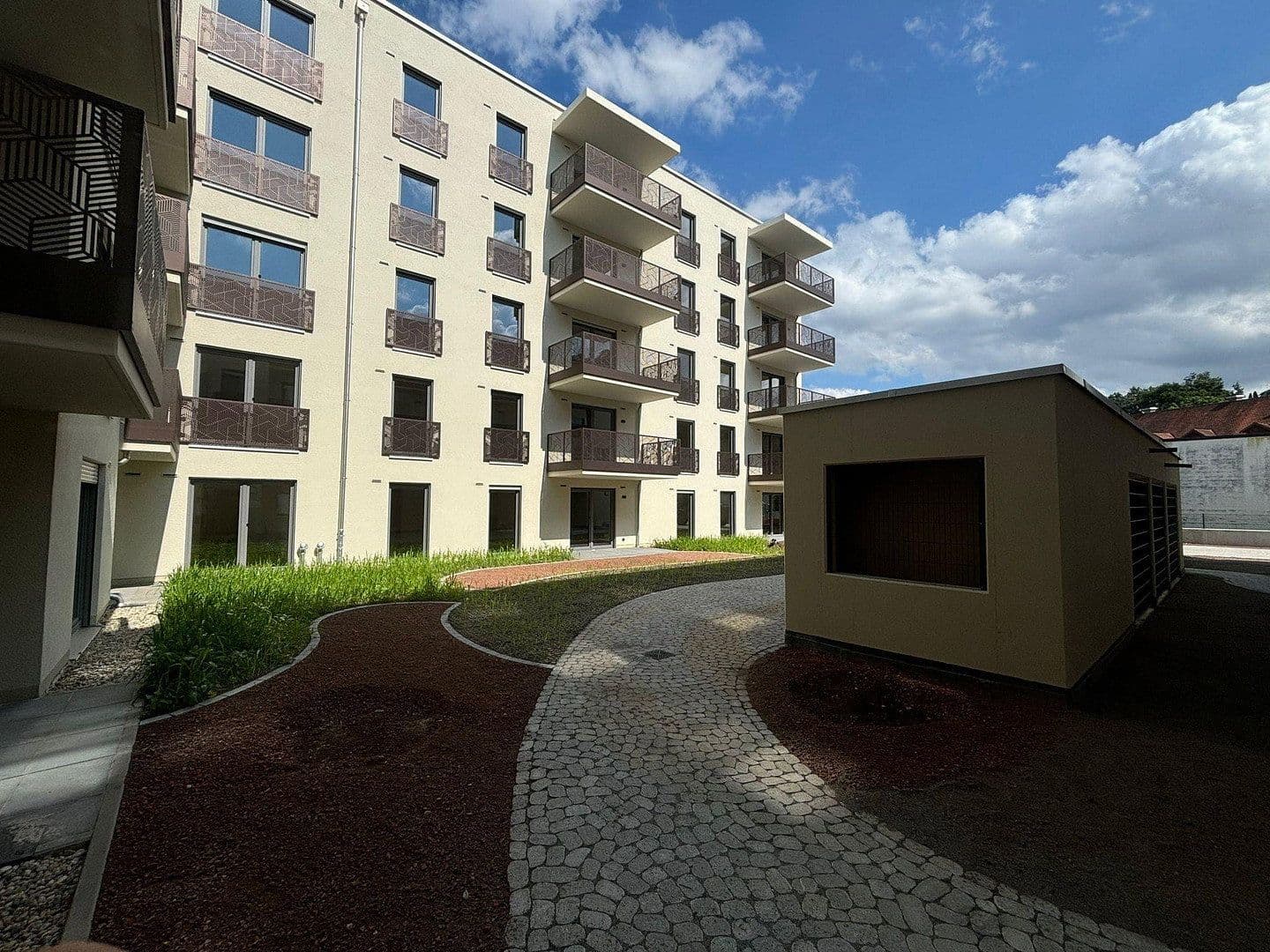 Pronájem bytu 3+1 69 m², Äußere Münchener Str. 94, Landshut, Bavorsko Pronájem bytu 3+1 69 m², Äußere Münchener Str. 94, Landshut, Bavorsko