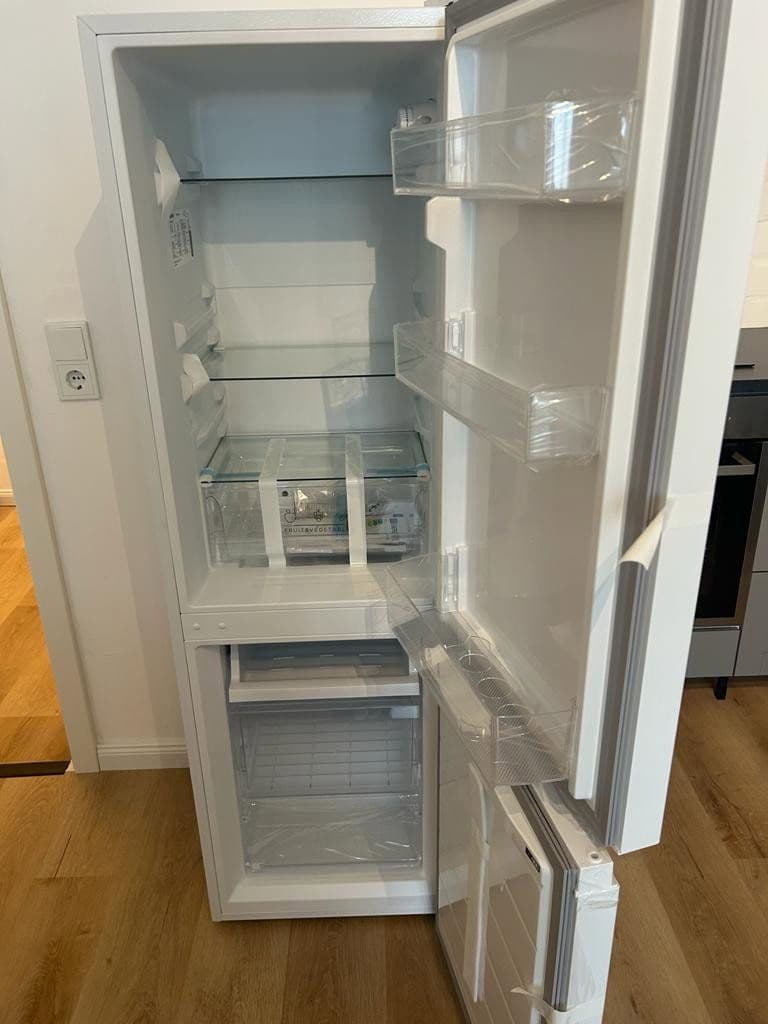 Pronájem bytu 1+1 42 m², Köln, Severní Porýní-Vestfálsko Pronájem bytu 1+1 42 m², Köln, Severní Porýní-Vestfálsko