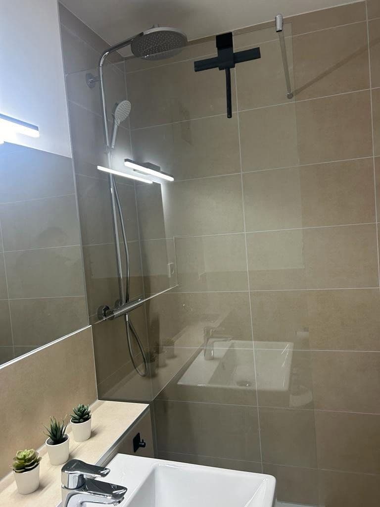 Pronájem bytu 1+1 42 m², Köln, Severní Porýní-Vestfálsko Pronájem bytu 1+1 42 m², Köln, Severní Porýní-Vestfálsko