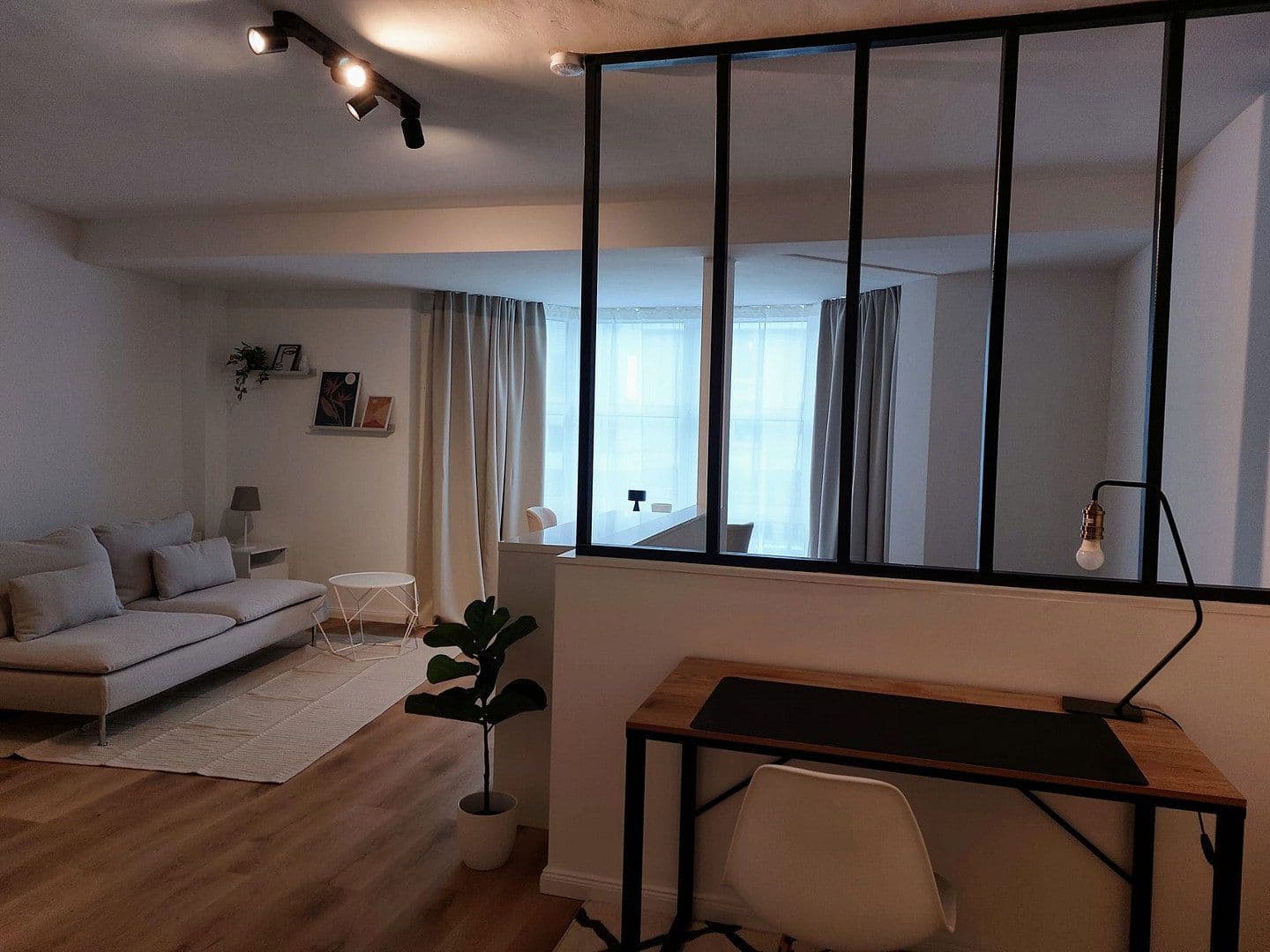 Pronájem bytu 1+1 42 m², Köln, Severní Porýní-Vestfálsko Pronájem bytu 1+1 42 m², Köln, Severní Porýní-Vestfálsko