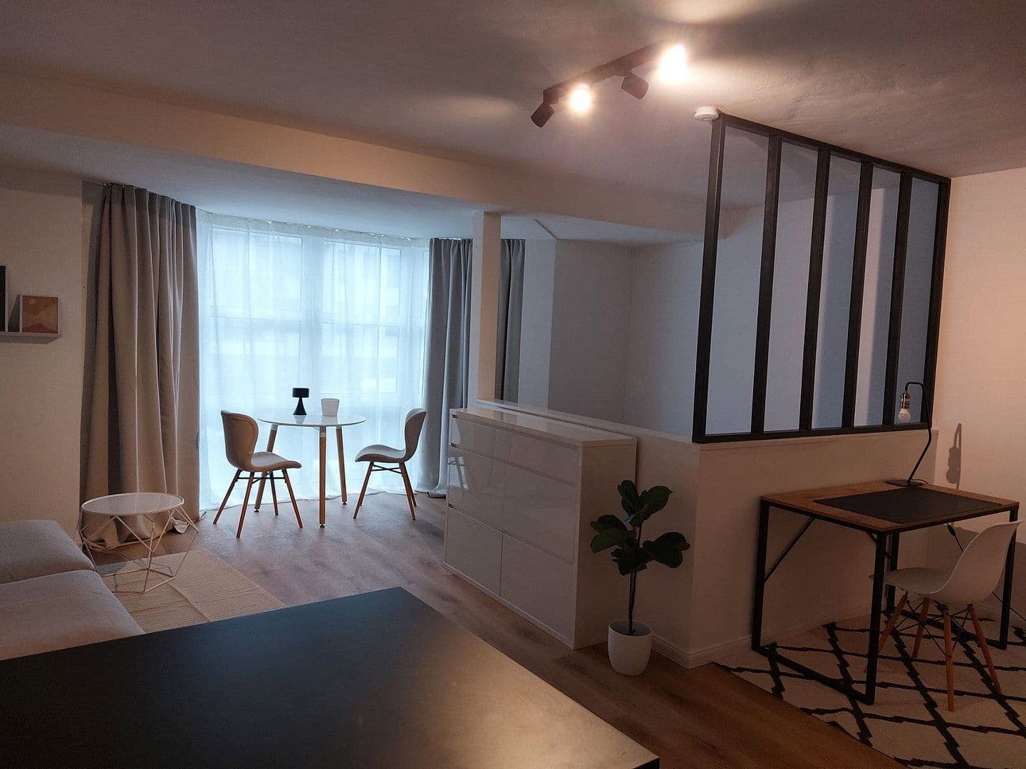 Pronájem bytu 1+1 42 m², Köln, Severní Porýní-Vestfálsko Pronájem bytu 1+1 42 m², Köln, Severní Porýní-Vestfálsko