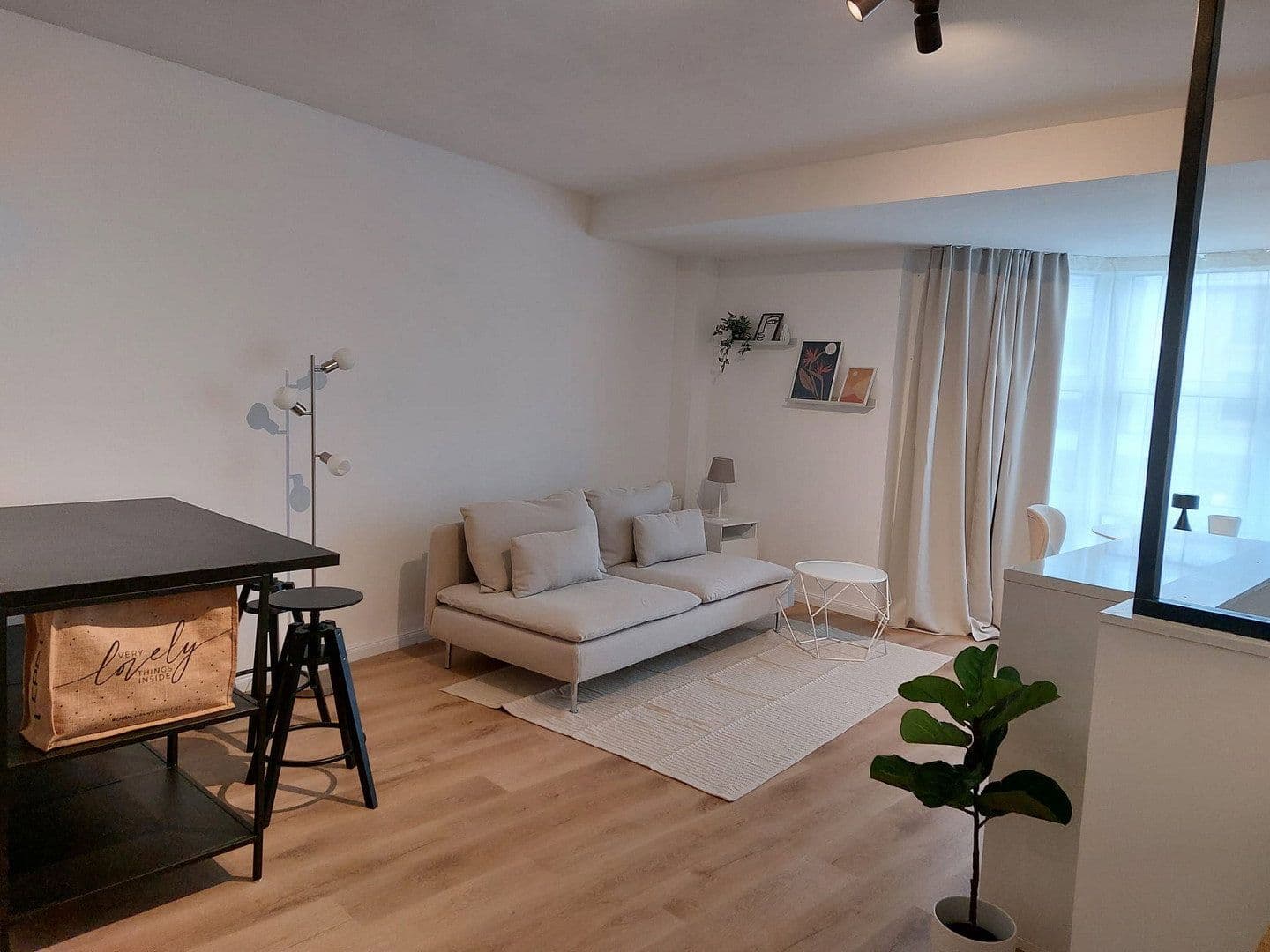 Pronájem bytu 1+1 42 m², Köln, Severní Porýní-Vestfálsko Pronájem bytu 1+1 42 m², Köln, Severní Porýní-Vestfálsko