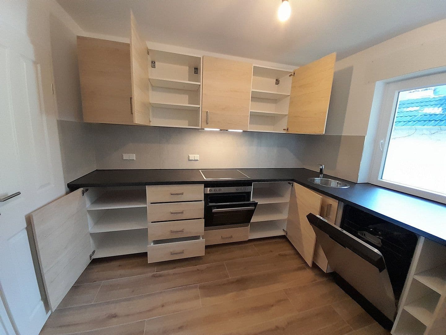 Pronájem bytu 3+1 76 m², Pfarrer-Dorn-Straße 25, Mainz, Porýní-Falc Pronájem bytu 3+1 76 m², Pfarrer-Dorn-Straße 25, Mainz, Porýní-Falc