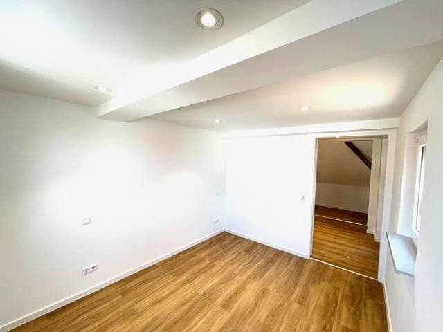 Pronájem bytu 4+1 120 m², Durmersheim, Bádensko-Württembersko Pronájem bytu 4+1 120 m², Durmersheim, Bádensko-Württembersko