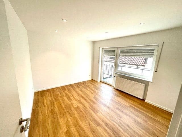 Pronájem bytu 4+1 120 m², Durmersheim, Bádensko-Württembersko Pronájem bytu 4+1 120 m², Durmersheim, Bádensko-Württembersko