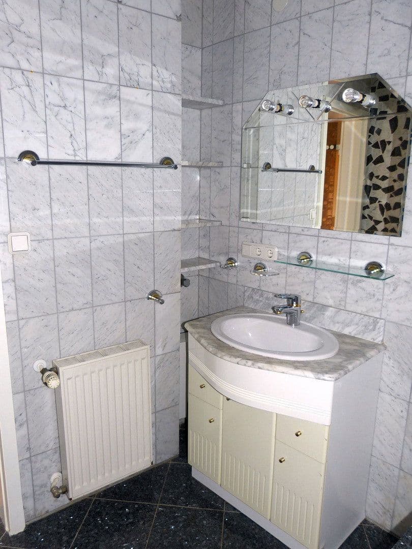 Pronájem bytu 2+1 74 m², Kapellenweg 8, Engelskirchen, Severní Porýní-Vestfálsko Pronájem bytu 2+1 74 m², Kapellenweg 8, Engelskirchen, Severní Porýní-Vestfálsko