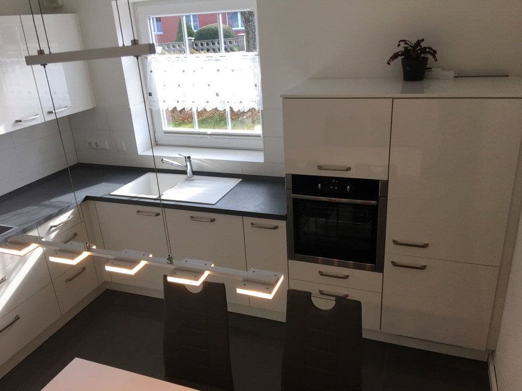 Pronájem bytu 3+1 78 m², Schwerin, Mecklenburg-Vorpommern Pronájem bytu 3+1 78 m², Schwerin, Mecklenburg-Vorpommern